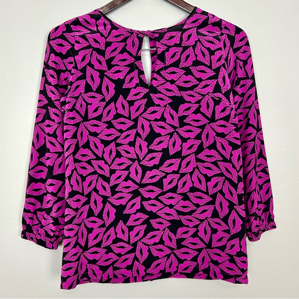Vintage Silk Lips Print Blouse Women’s Size 2 Popover Keyhole Colorful Dramatic